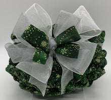 Load image into Gallery viewer, Christmas Green Crocheted Bowl