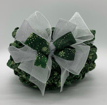 Load image into Gallery viewer, Christmas Green Crocheted Bowl